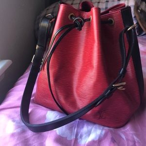 Louis Vuitton Petit Noe (red/black